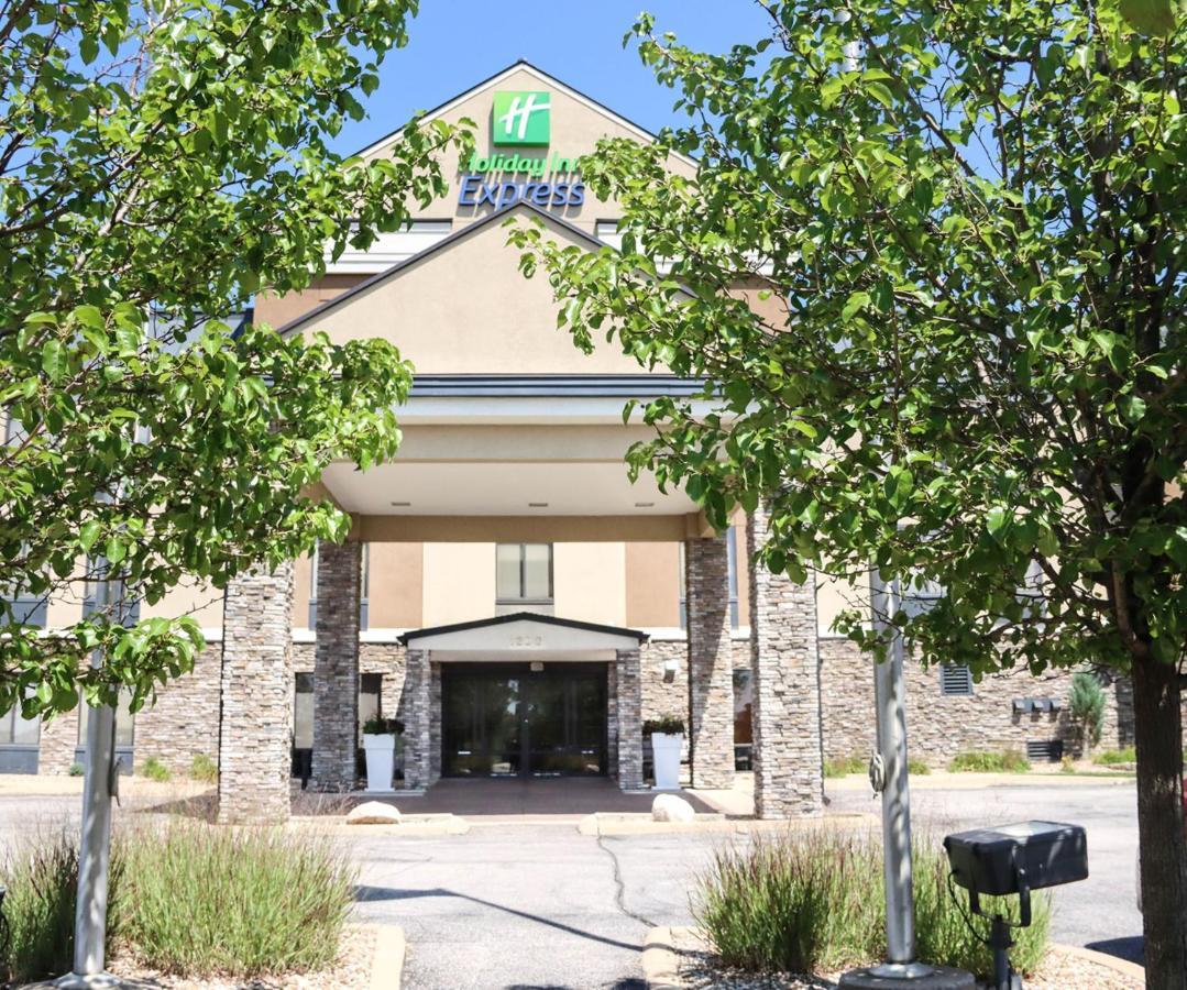 Holiday Inn Express Cedar Rapids - Collins Road By Ihg Exterior foto