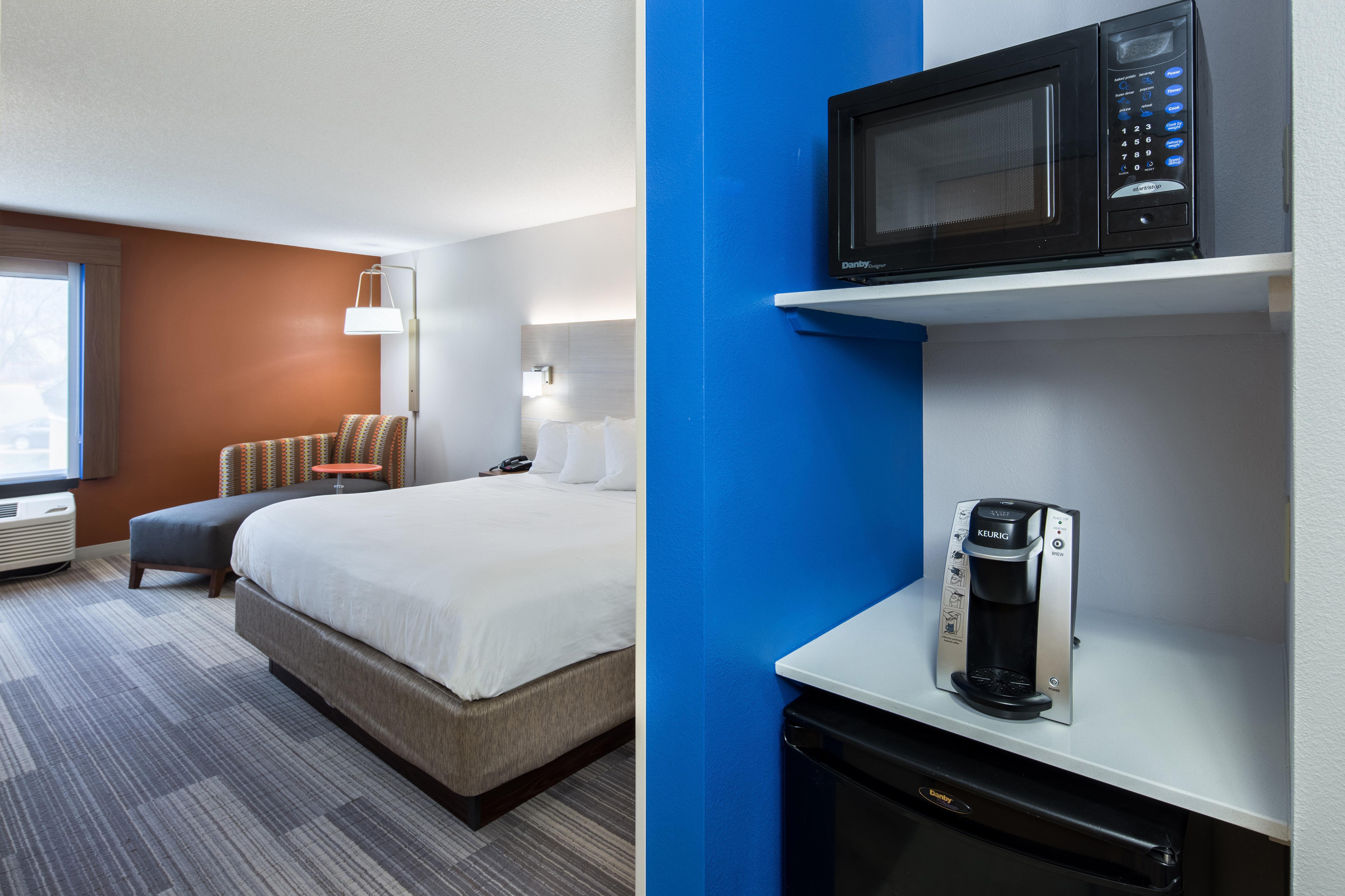 Holiday Inn Express Cedar Rapids - Collins Road By Ihg Exterior foto